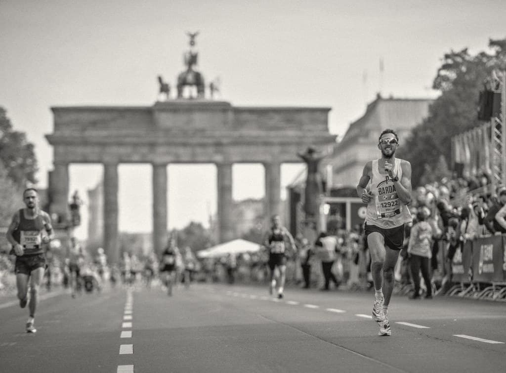 Héctor Fernández durante el Maratón de Berlín.